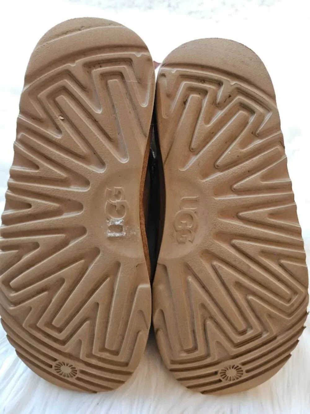 UGG Bailey Bow II Kids Little Girl Space Planet Chestnut Suede Leather Boots 2